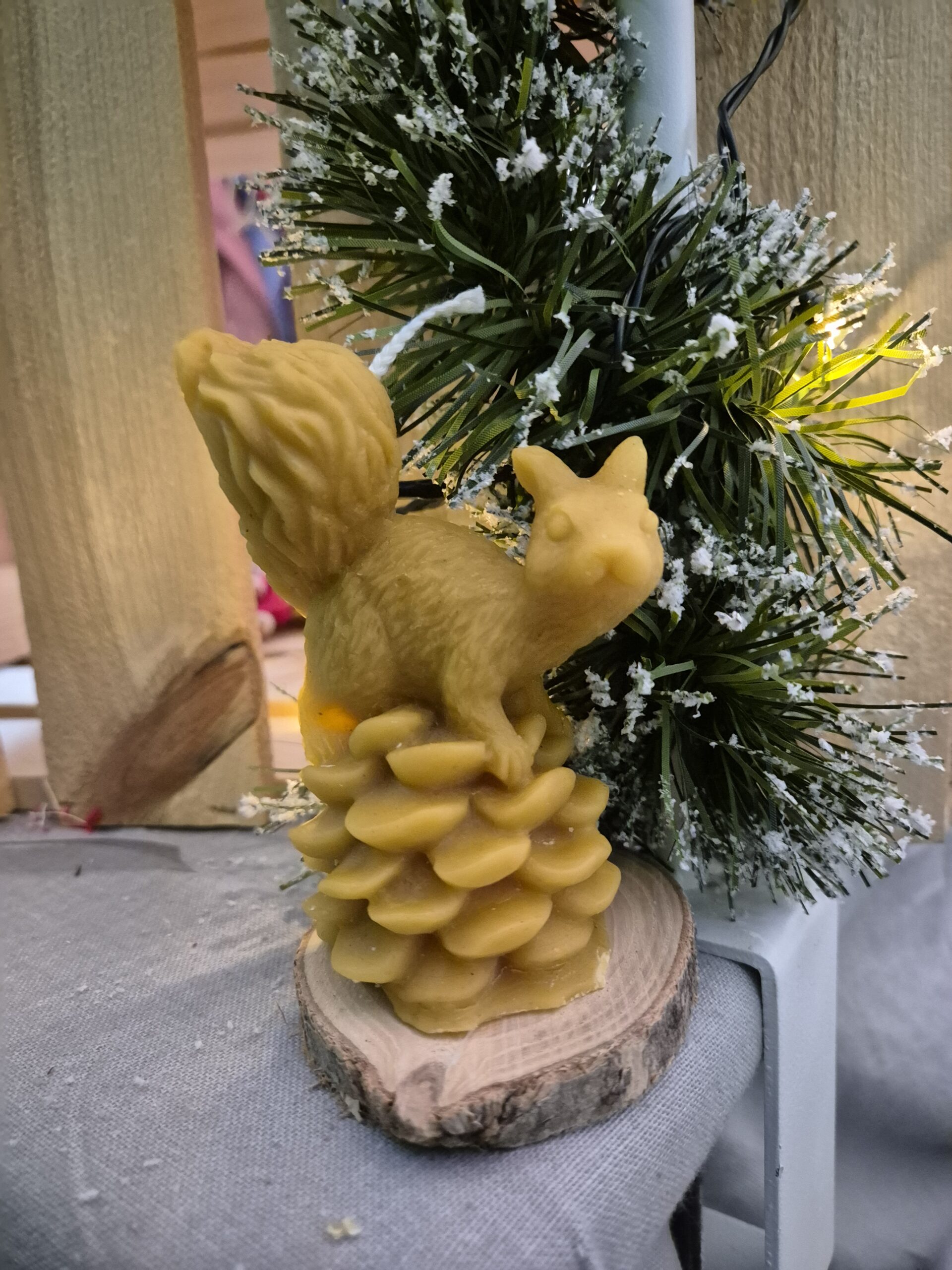 Bougie Ecureuil pomme de pin